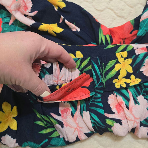 Soft Surroundings Navy Blue Floral Belted Pants, Size Small - Picture 10 of 10
